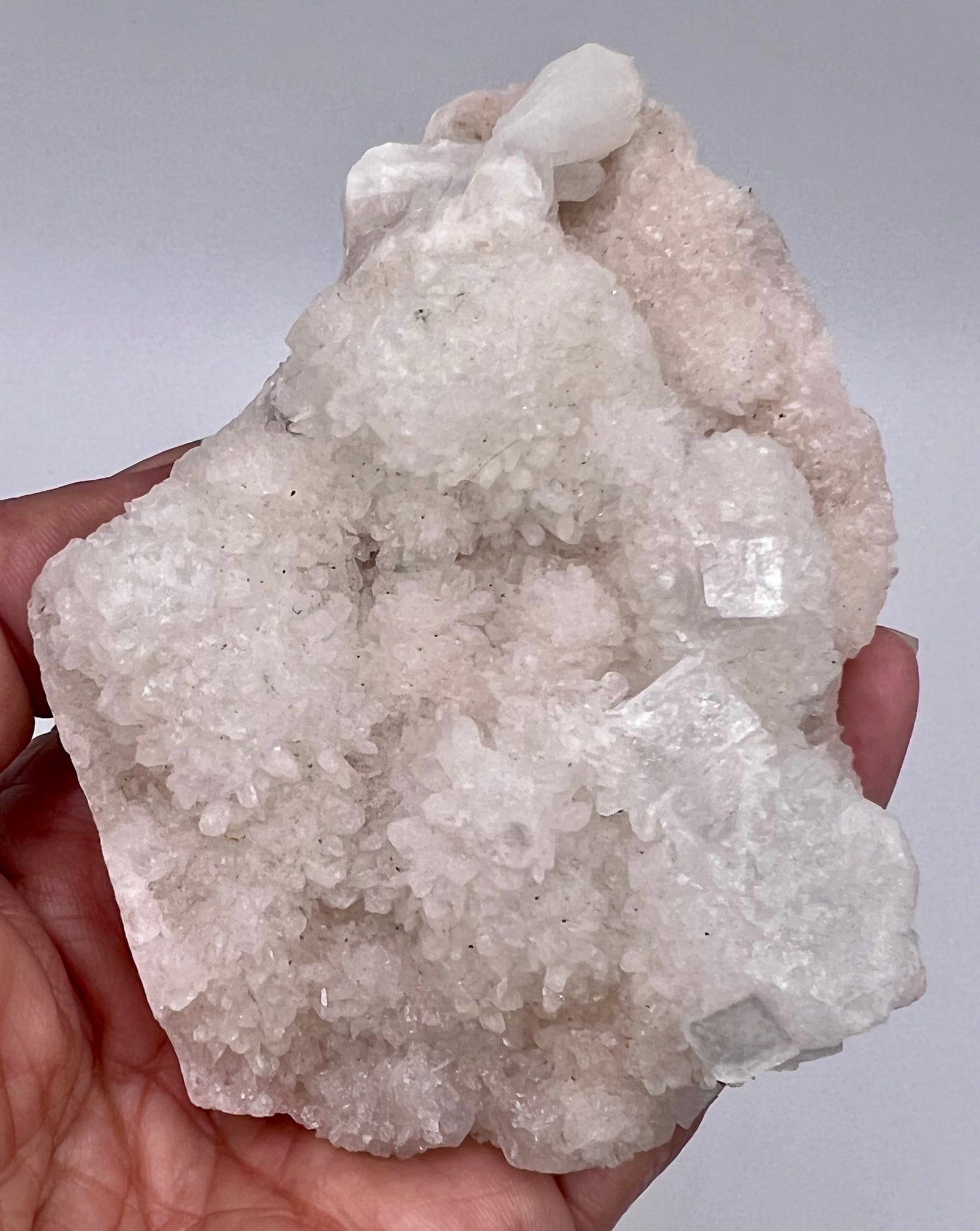 WHITE ZEOLITE CLUSTER