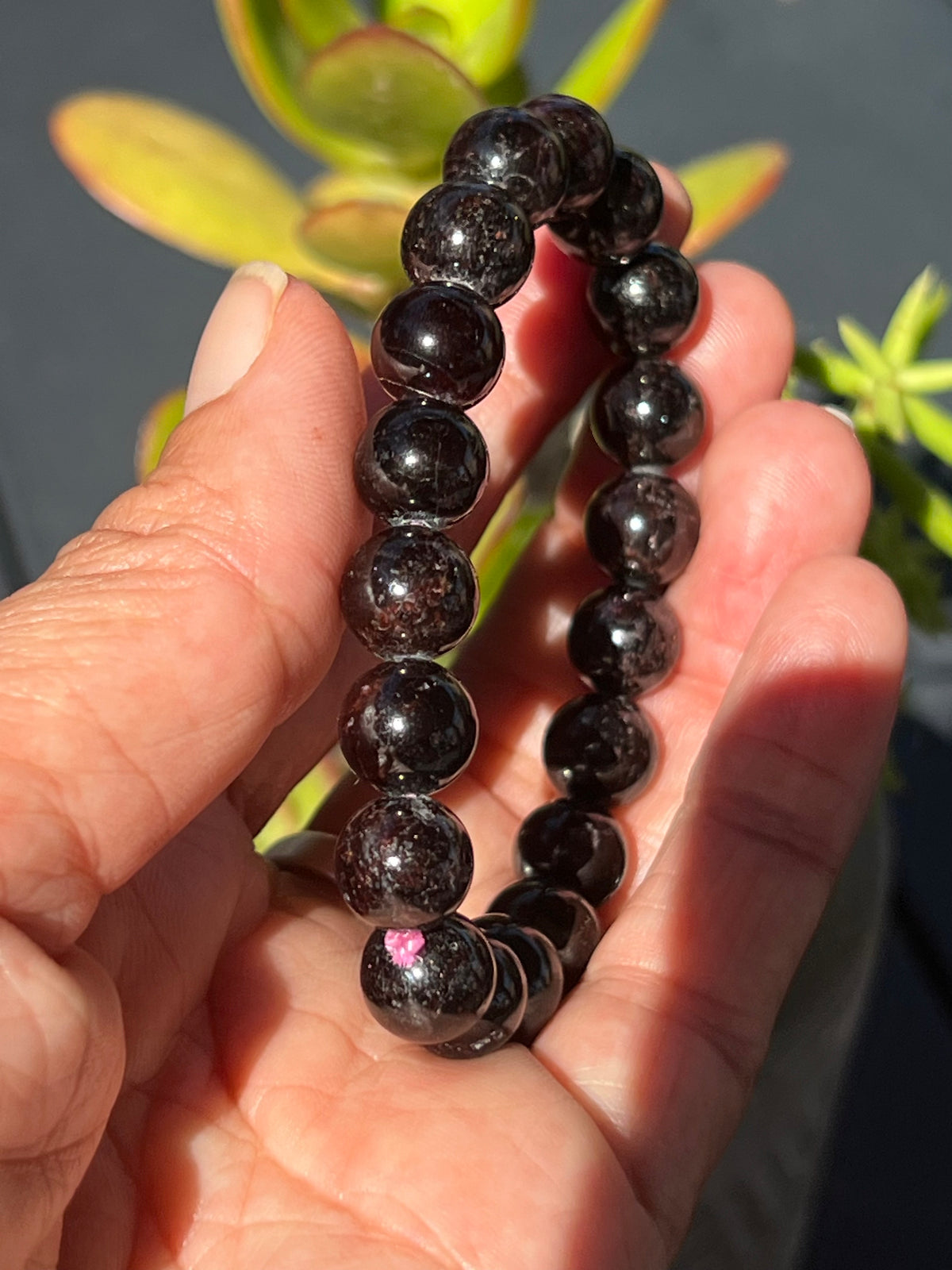 GARNET - BEADED BRACELET