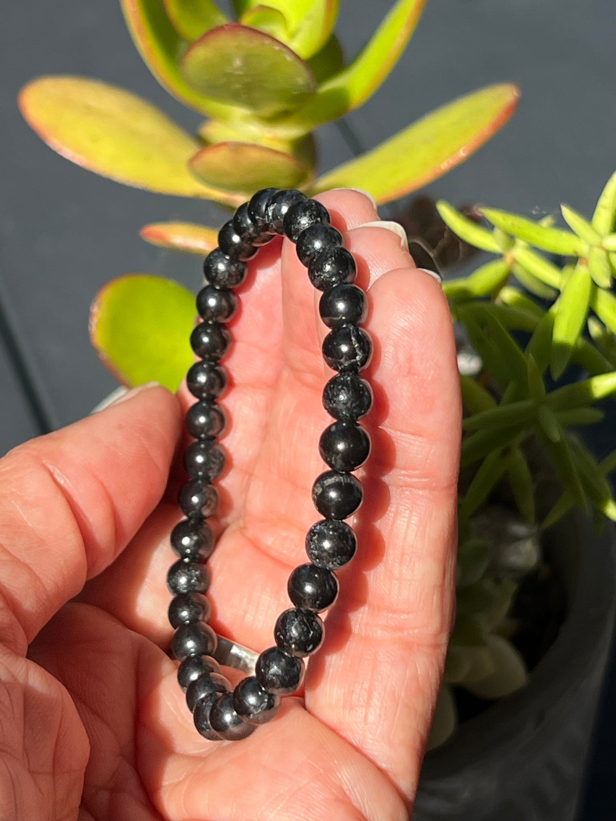 BLACK OBSIDIAN - BEADED BRACELET