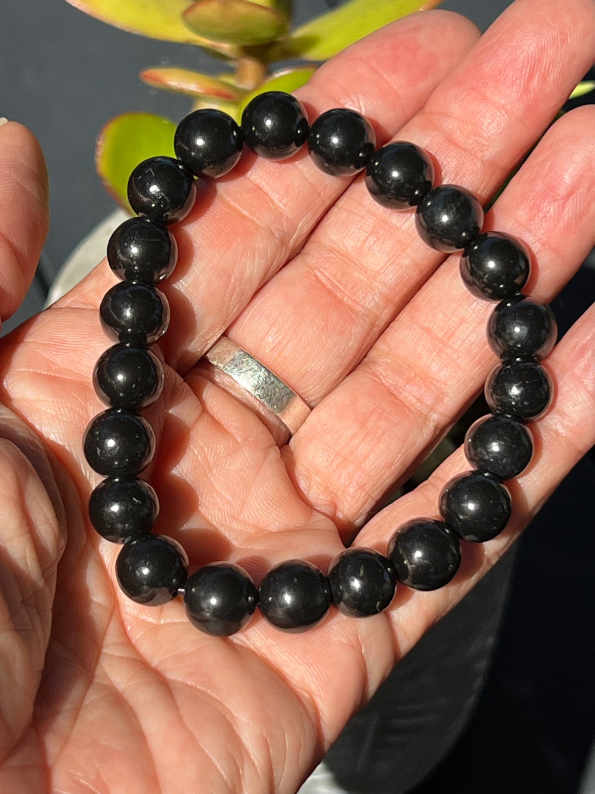 SHUNGITE - BEADED BRACELET