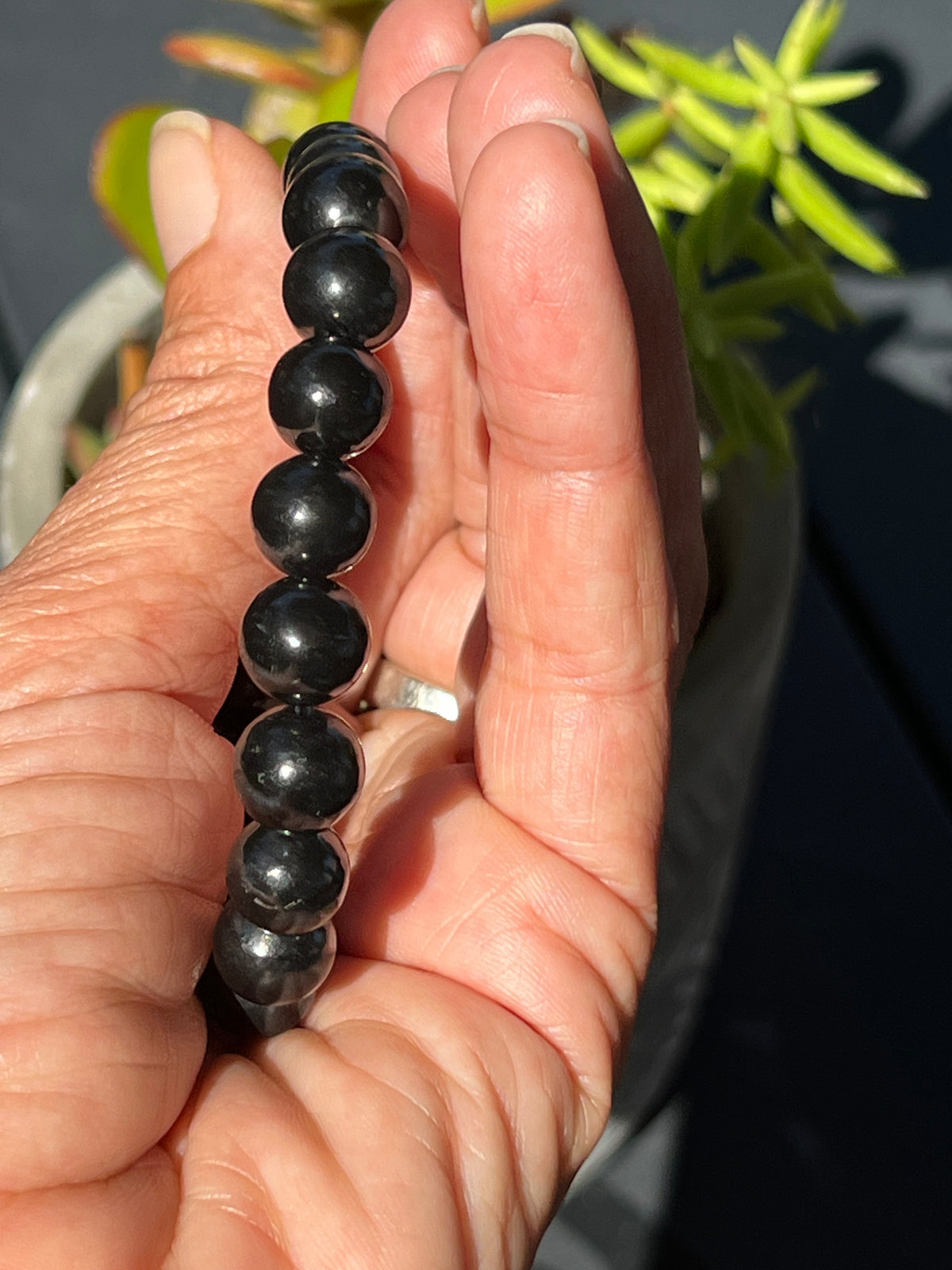 SHUNGITE - BEADED BRACELET