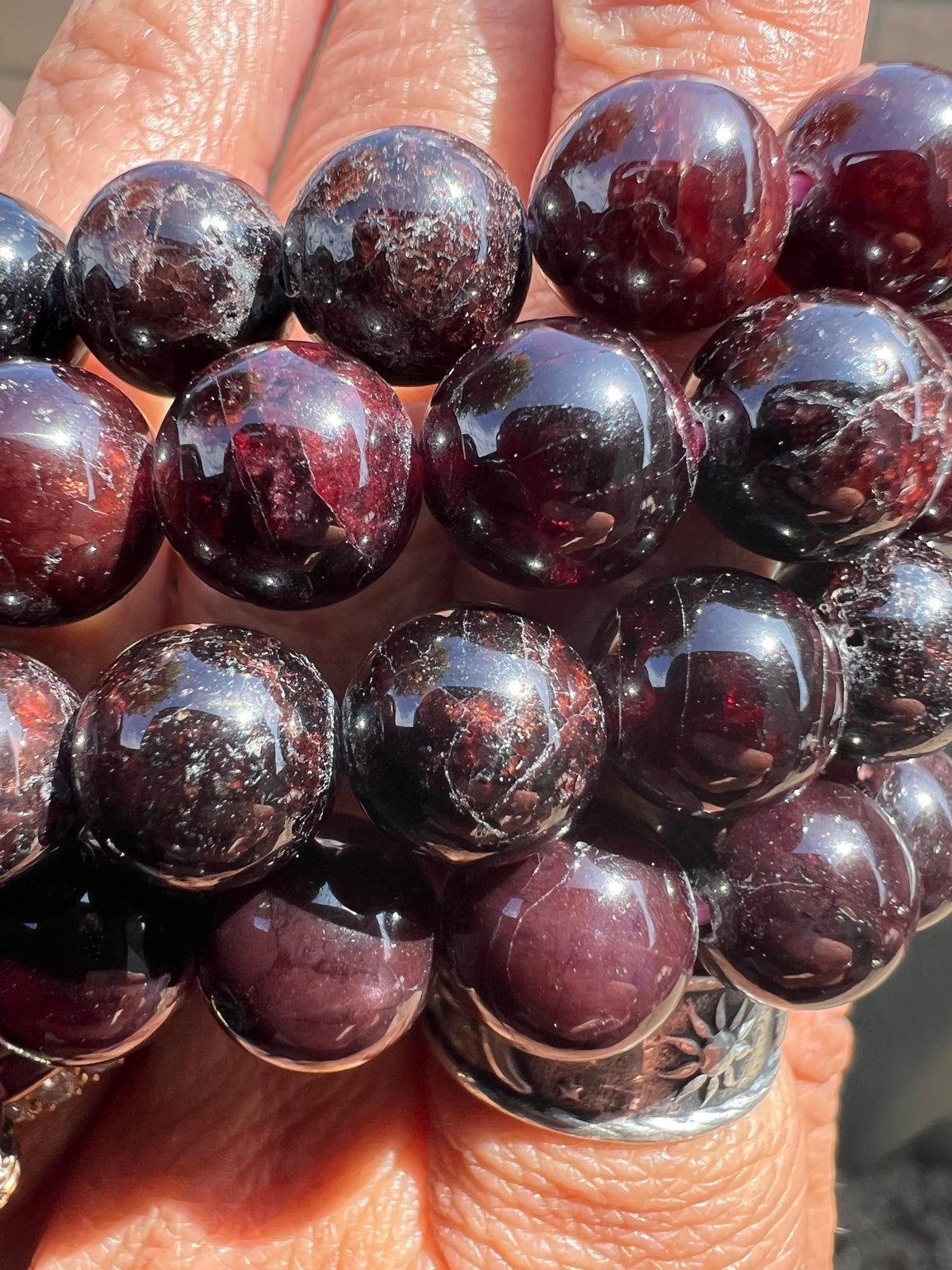 GARNET - BEADED BRACELET